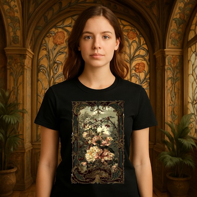 Victorian Era Roses & Baroque Rococo Frame T Shirt (Skapare uppladdad)