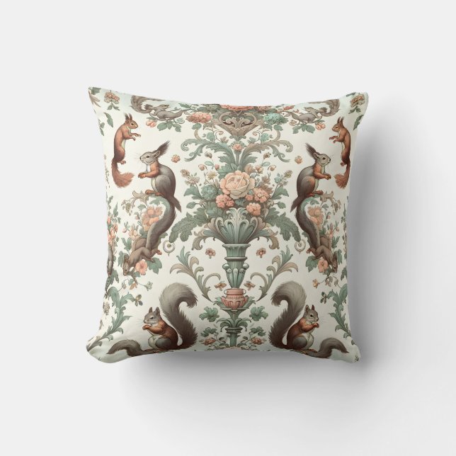 Victorian Forest Squirrel Tapestry Kudde (Framsida)