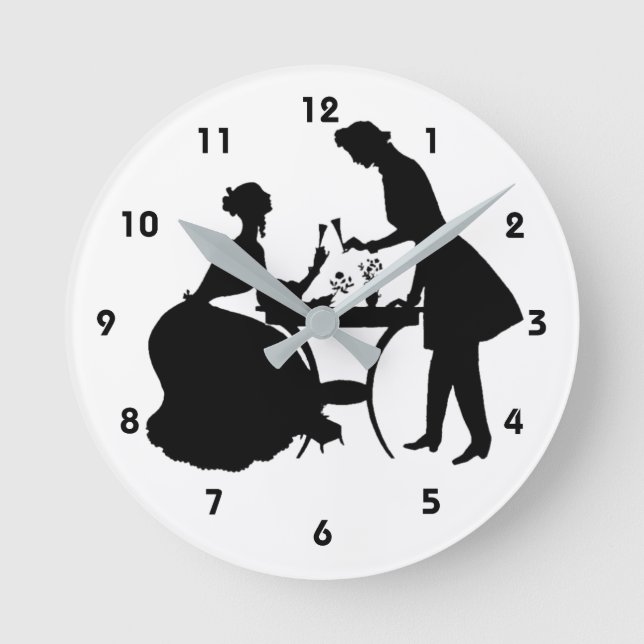 Victorian Man och Woman Silhouettes Rund Klocka (Framsida)