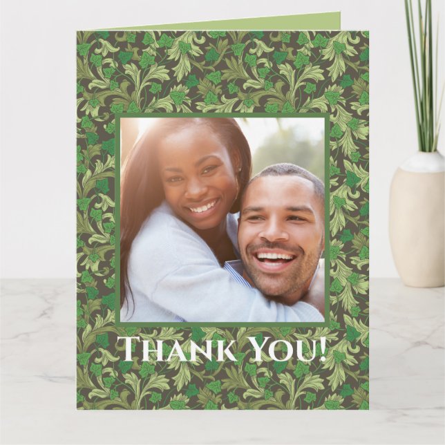 Victoriansk gammaldags grön murgröna som växer på  tack kort (Framsida)