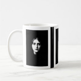 Victoriansk kvinna med kusligt uttryck kaffemugg