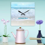 Vid Beach Time California Ocean Vågar Photo Modern Fyrkantig Klocka<br><div class="desc">"På strandtid." Påminn dig om den färska saltdoften från luft när du tittar på den här bedövande färgaden på fotoväggarna och upplever den skummande ljusa turkos blå surfan från Sydkalifornien. Du kan välja mellan en rund eller fyrkantig klocka ansikte. Gör en underbar hemmavärmargåva! Du kan enkelt anpassa väggklockan. Var snäll...</div>