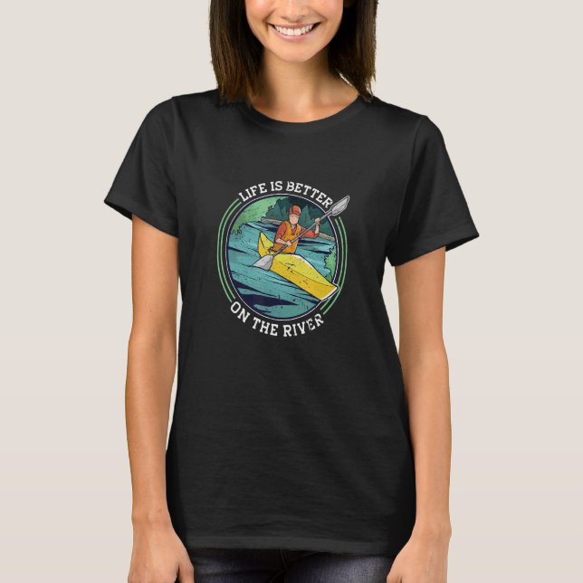 Vid en flod av Rwing Kayak Canoe T Shirt (Framsida)