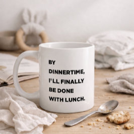 Vid middagstid är jag äntligen klar med lunchen Ma Kaffemugg