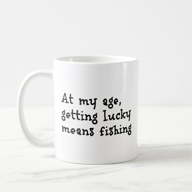 Vid min ålder, få lucky Elaks att fiska Kaffemugg (Vänster)