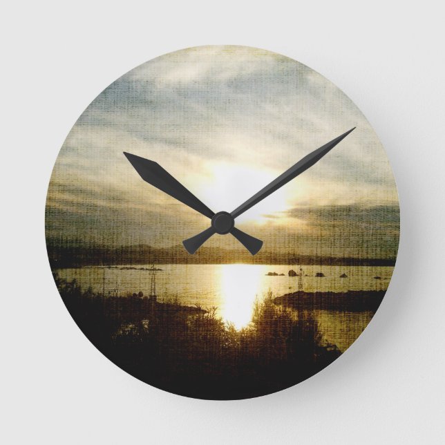 Vid nedre delen av Sol Rund Klocka (Framsida)