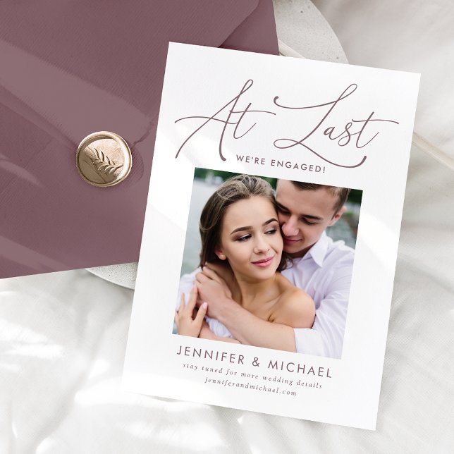 Vid senaste meddelande om Mauve Script Photo Förlo Inbjudningar (Skapare uppladdad)