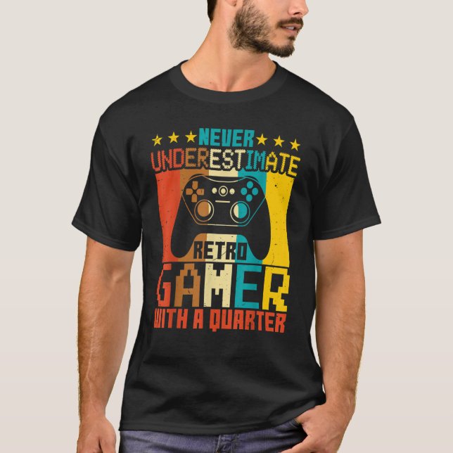 Video Games   Never Underestimate Retro Gamer Gami T Shirt (Framsida)