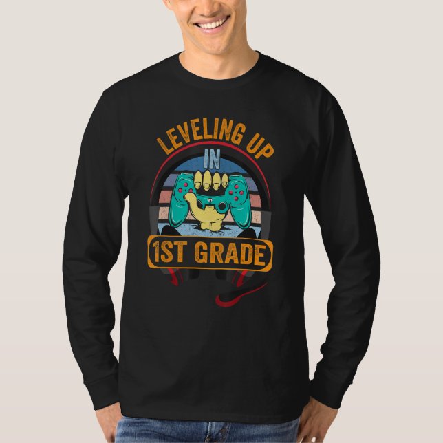 Video Gaming  for students Leveling up in First Gr T Shirt (Framsida)