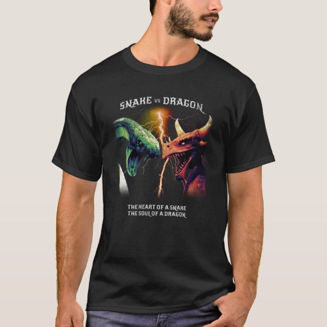 Videokamera för Snake Vs Dragon Coola Fantasy Read T Shirt (Framsida)