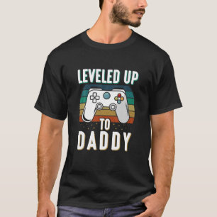 Videokamera på manar-nivå upp till Baby för meddel T Shirt