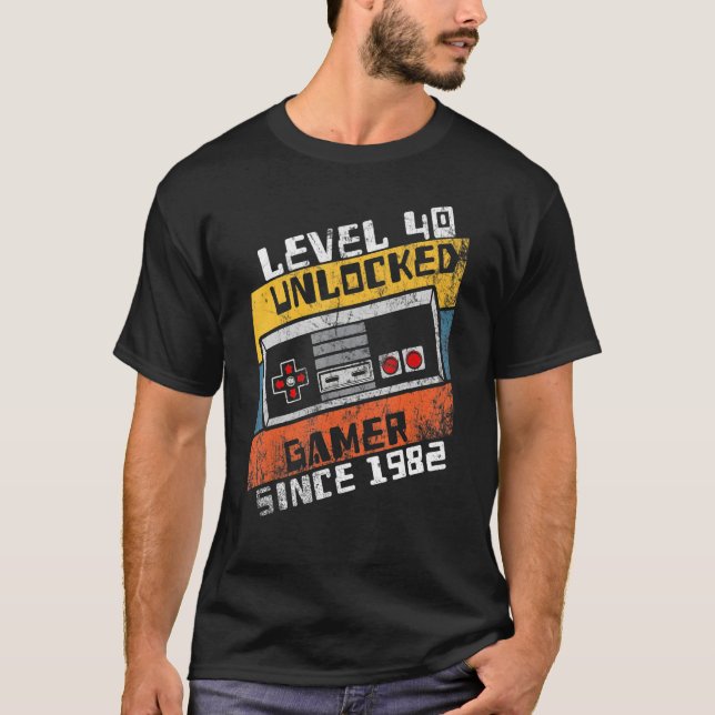 Videospelare 40:e födelsedagsnivå 40 Olåst 1982 T Shirt (Framsida)
