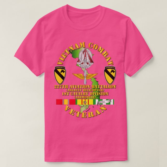 Vietnam Combat Cavalry Veteran w 227 th Aviation B T Shirt (Design framsida)