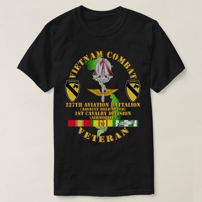 Vietnam Combat Cavalry Veteran w 227 th Aviation B T Shirt (Design framsida)