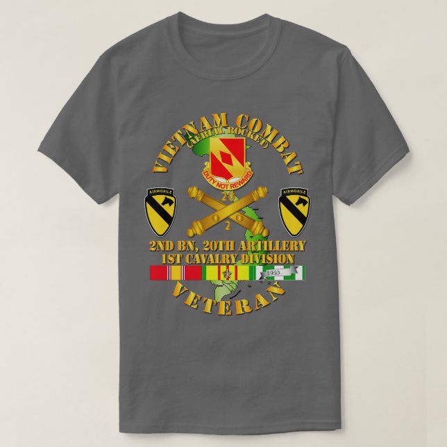 Vietnam Combat Veteran w 2nd Bn 20th Artillery DUI T Shirt (Design framsida)