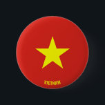 Vietnam Flagga Charming Patriotic Knapp<br><div class="desc">Vietnam Flagga Charming Patriotic Button med Vietnams flagga tryckt över hela knappen. Land namn är delvis integrerat i utformningen på grund. Anpassadet är helt och hållet "Anpassa den!" ingår. Den vackra Vietnamknappen är snyggtens gåva till alla tillfälle. © 20210000000000000</div>