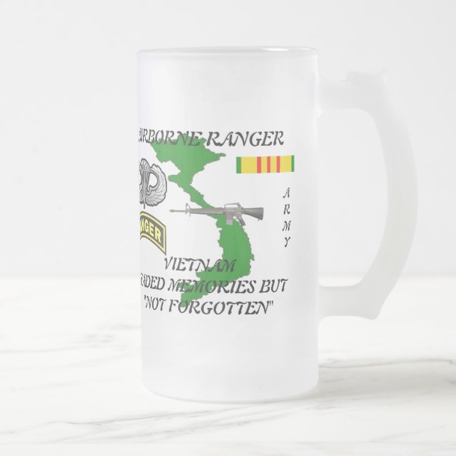 Vietnam för luftburen skogsvaktare frostade muggar (Höger)