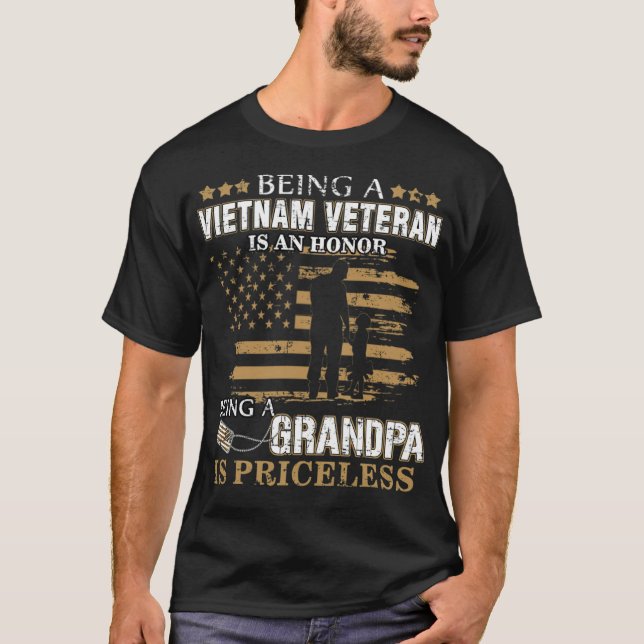 Vietnam Veteran är en hederlig morfar som är ovärd T Shirt (Framsida)