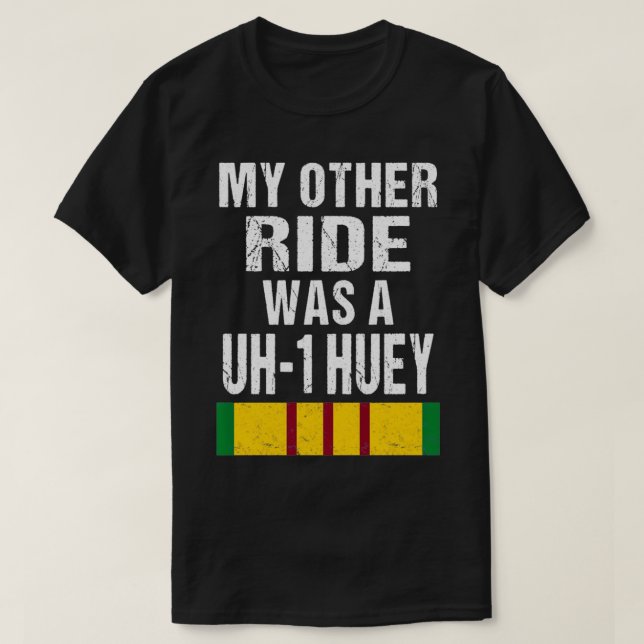 Vietnam Veteran Biker UH1 Huey Helicopter Vet pull T Shirt (Design framsida)