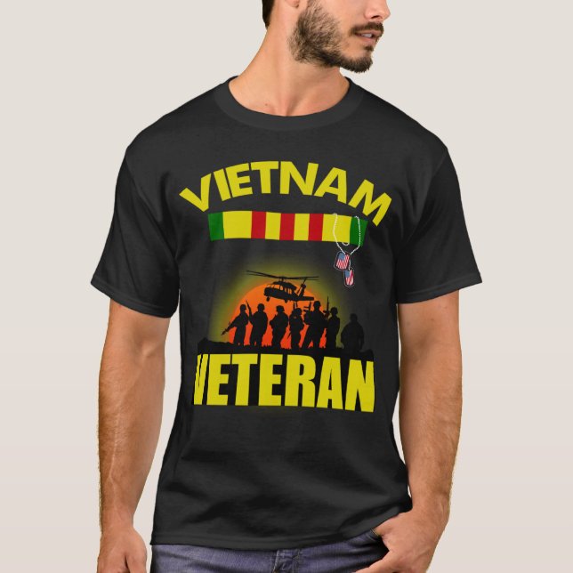 Vietnam Veteran till minne av Vietnam Veteran T Shirt (Framsida)