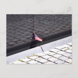 Vietnam Veterans minnesvägg med amerikansk flagga  Vykort