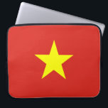 Vietnamesiska Flagga (Vietnam) Laptop Fodral<br><div class="desc">Detta mönster är utmärkande för Vietnams flagga, som är ett land i Sydostasien och som officiellt kallas Socialistiska republiken Vietnam. Det är den östra land på den indonesiska Peninsulan. Vietnam har landat gräns med China i norr och Laos och Kambodja i väster. Vietnam har också gräns med Thailand via Bukt...</div>