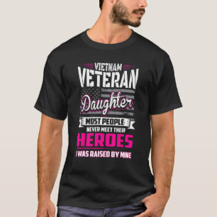 Vietnams veterinärdotter som togs upp av min Hero T Shirt