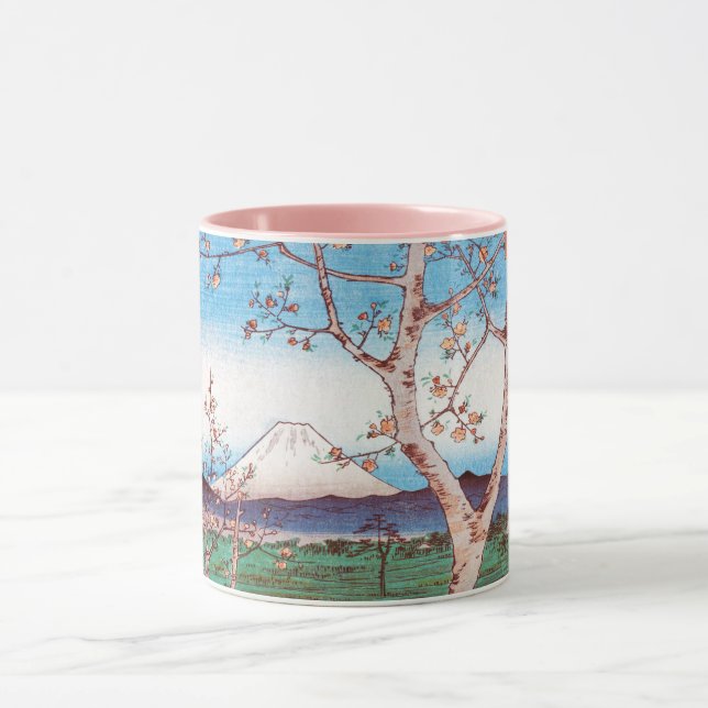 View of Mt. Fuji and Cherry Blommars, Hiroshige Mugg (Center)