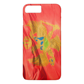 Viftande flagga i Montenegro