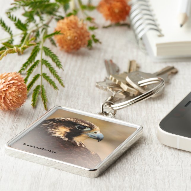 Vignetted Profile of a Peregrine Falcon Fyrkantig Silverfärgad Nyckelring (Sidan)