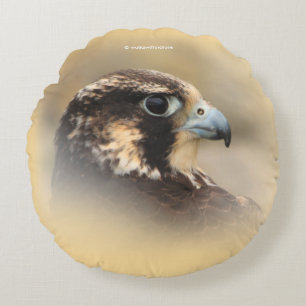 Vignetted Profile of a Peregrine Falcon Rund Kudde
