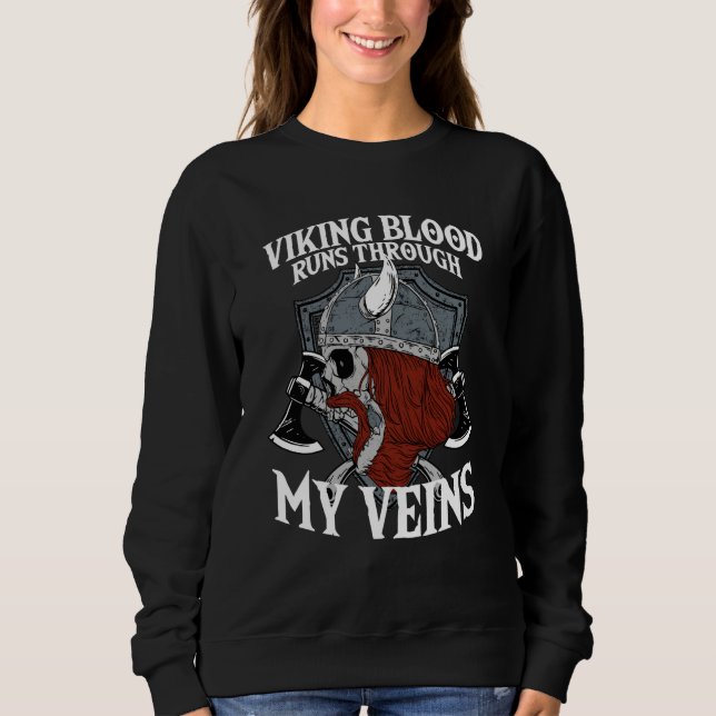 Viking Blood Runs Through My Veins I Valhalla Viki T Shirt (Framsida)