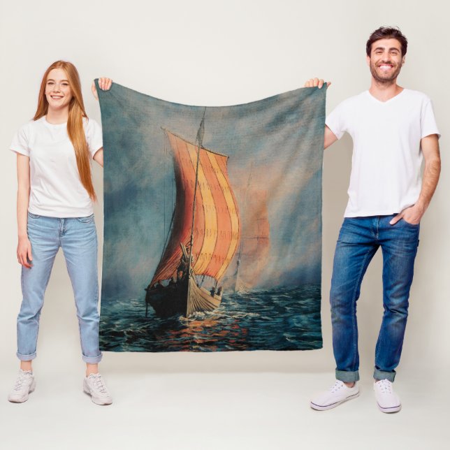 Viking frakt som seglar på sjön/oceanen i dimritad fleecefilt (På plats)