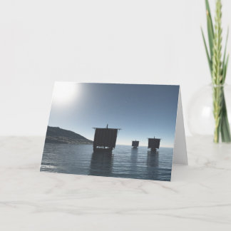 Viking Longships närmar sig på en måndagskväll Kort