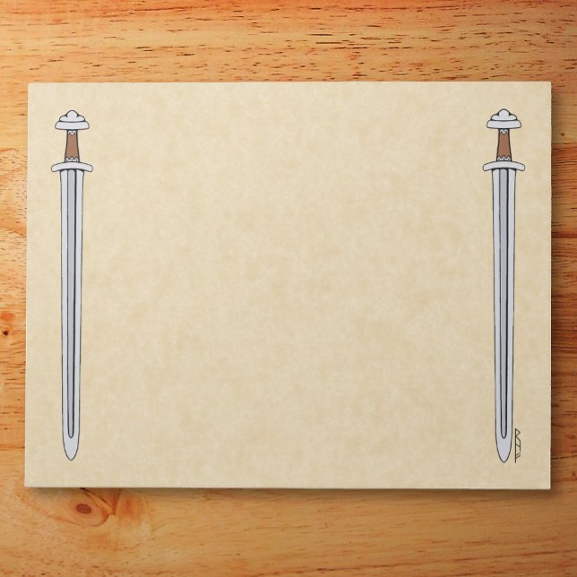 Viking Sword Anteckningsblock (Viking Sword Notepad on Wooden Desk)