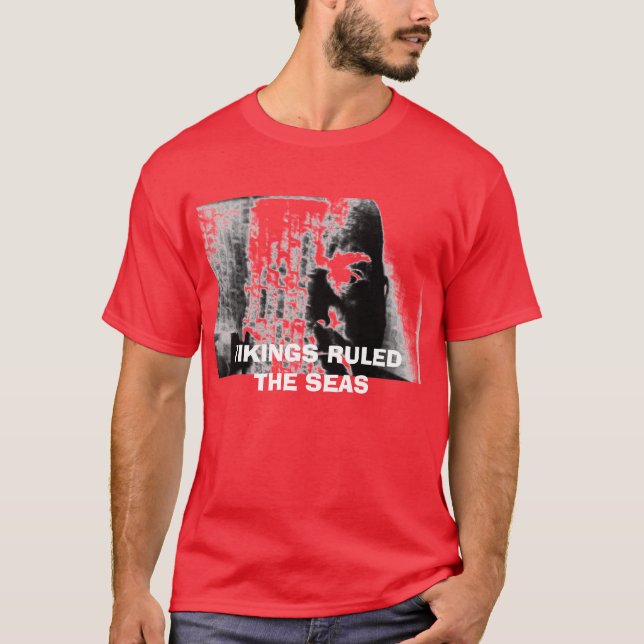 VIKINGS HÄRSKADE HAVEN TEE SHIRT (Framsida)