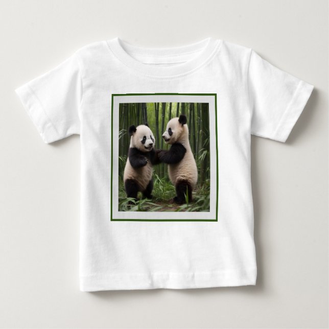 Viktiga frågor: Baby Pandas spelar i skogen T Shirt (Framsida)