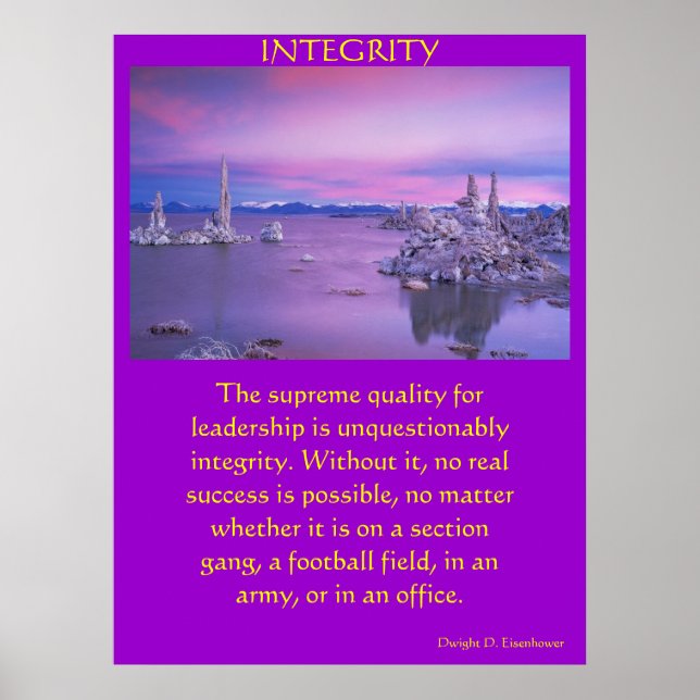 Viktigt havsyta himlar med pekande sten poster (Framsidan)