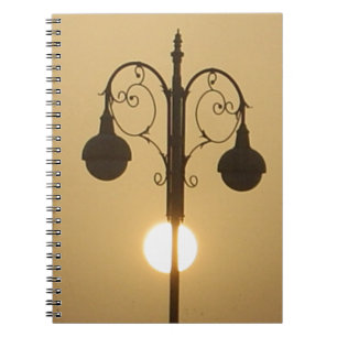 Viktoriskt diagram: Vintage Streetlight-lampsposte Anteckningsbok Med Spiral