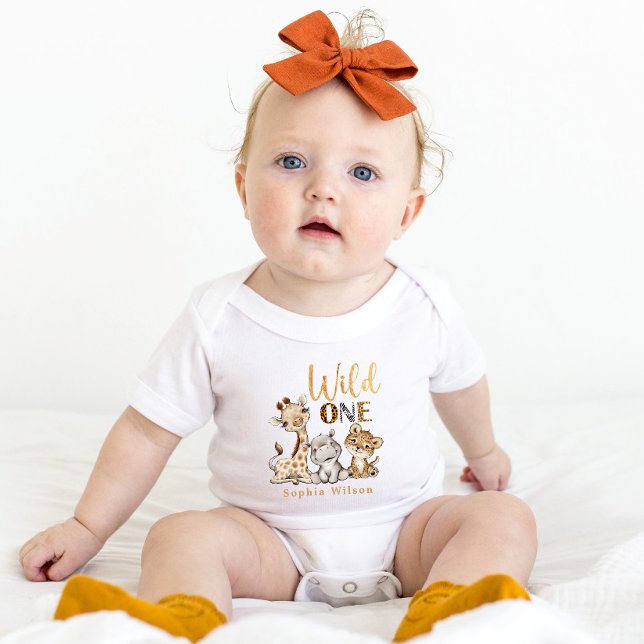 Vild 1:a födelsedag Baby-dräkt T Shirt (Skapare uppladdad)