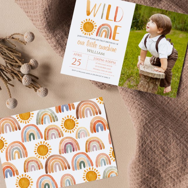Vild 1: a födelsedag: regnbåge med vattenfärg och  inbjudningar (Skapare uppladdad)