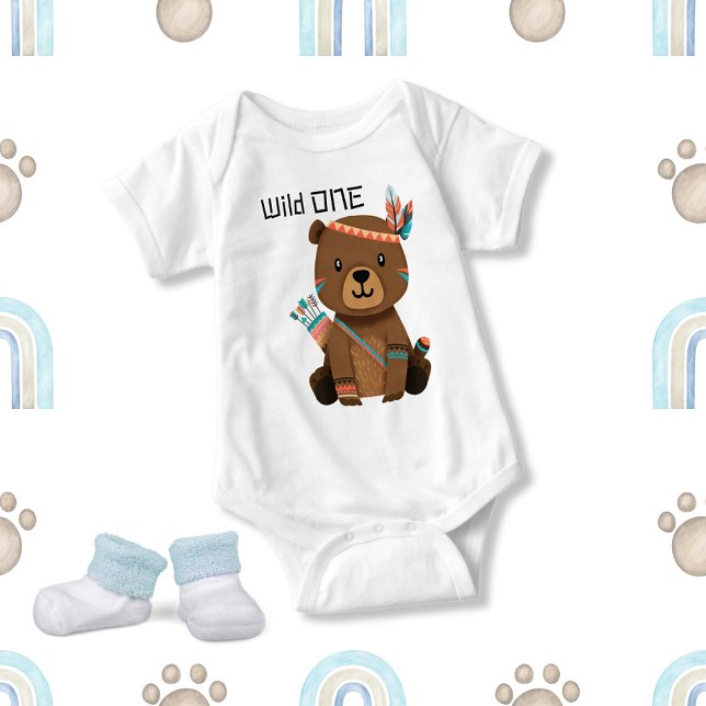 Vild 1 för klutstammen Baby T Shirt (Skapare uppladdad)