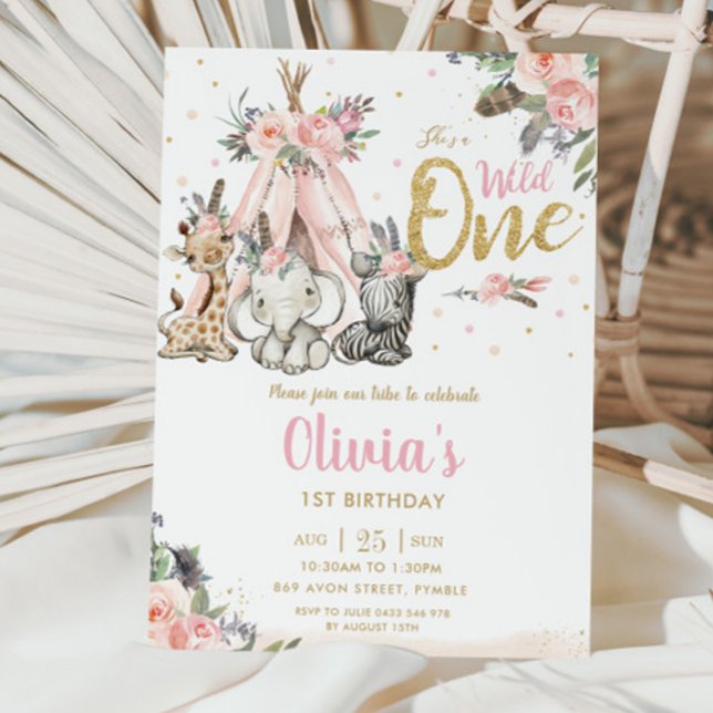 Vild av klut, jungel, djur, stamdjur 1 1:a födelse inbjudningar (boho tribal pink teepee flowers cute jungle animals wild one 1st birthday invitation cards download)