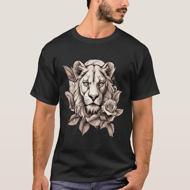 Vild Beauty: Lioness Ro Tattodesign T Shirt (Framsida)