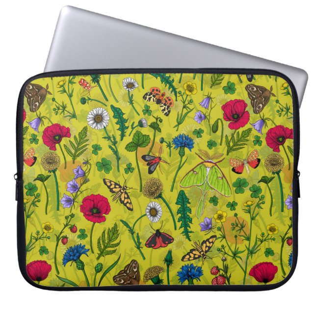 Vild blommor och månader på grönten laptop fodral (Framsidan)