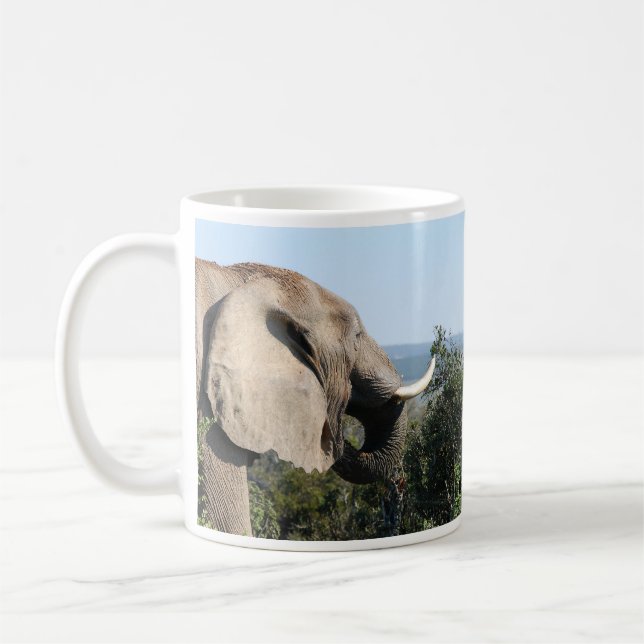 Vild Elephant Eating, South Afrika Kaffemugg (Vänster)