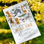 Vild Ett första födelsedag Safari Animals Cute Kid Inbjudningar<br><div class="desc">Vild En 1:a födelsedag Safari Animals Cute Kids QR Code OSA Inbjudningar Inbjudan har vismisk giraffe, elefant, lejon, zebra, leopard, apa, orm, krokodil, söt och färglös vilda djur med texten "Vild 1" i det moderna senapstypografiskriptet. Perfekt för pojke eller flicka barn i första födelsedagsfesten firande. Lägg till anpassningsbarnas QR-kod till...</div>