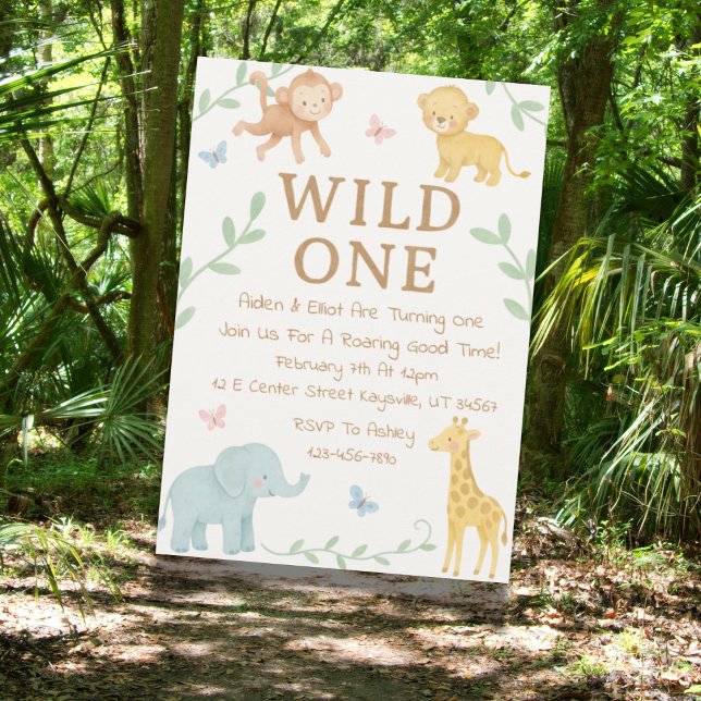 Vild ett jungelinbjudan första födelsedag inbjudningar (Wild One jungle-themed first birthday invitation design with tropical safari elements.)