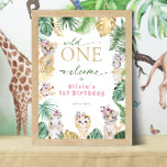 Vild Ett jungle Safari-djur 1:a födelsedag Välkomm Poster<br><div class="desc">Kute guld och grönt djungel & safari,  temat Vild 1: a födelsedag poster med vild animaliska och tropiska löv med guld och grönt löv mönster på baksidan.</div>