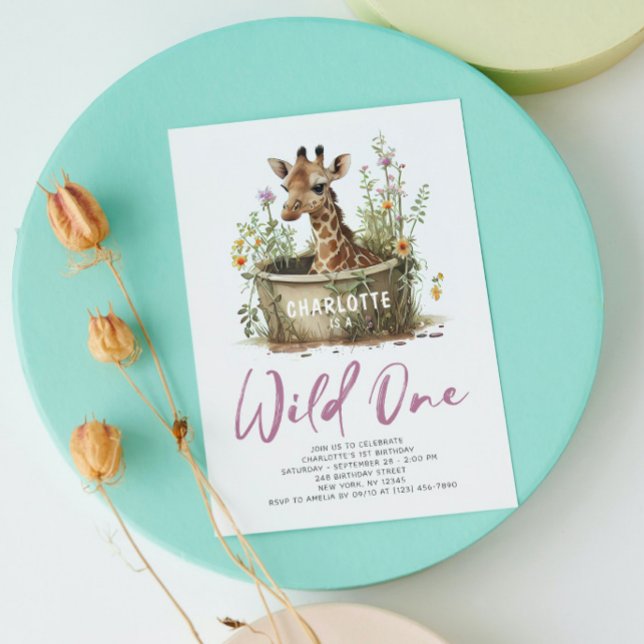 Vild ett mattedjur (Cute Giraffe 1:a födelsedagsfo Inbjudningar (Skapare uppladdad)